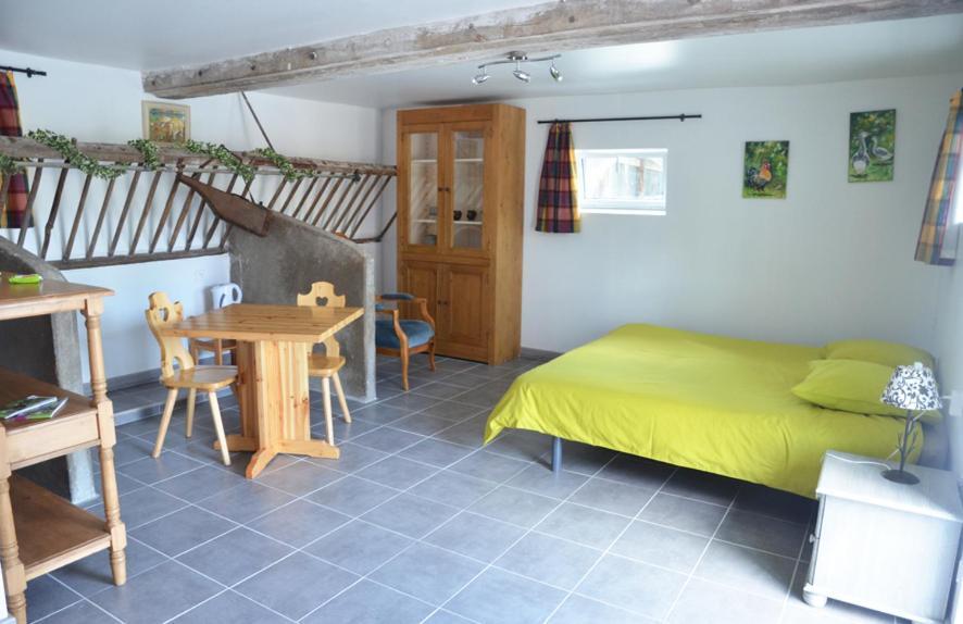 Bed and Breakfast La Petite Ferme Mazé Zewnętrze zdjęcie