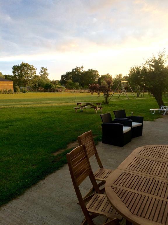 Bed and Breakfast La Petite Ferme Mazé Zewnętrze zdjęcie
